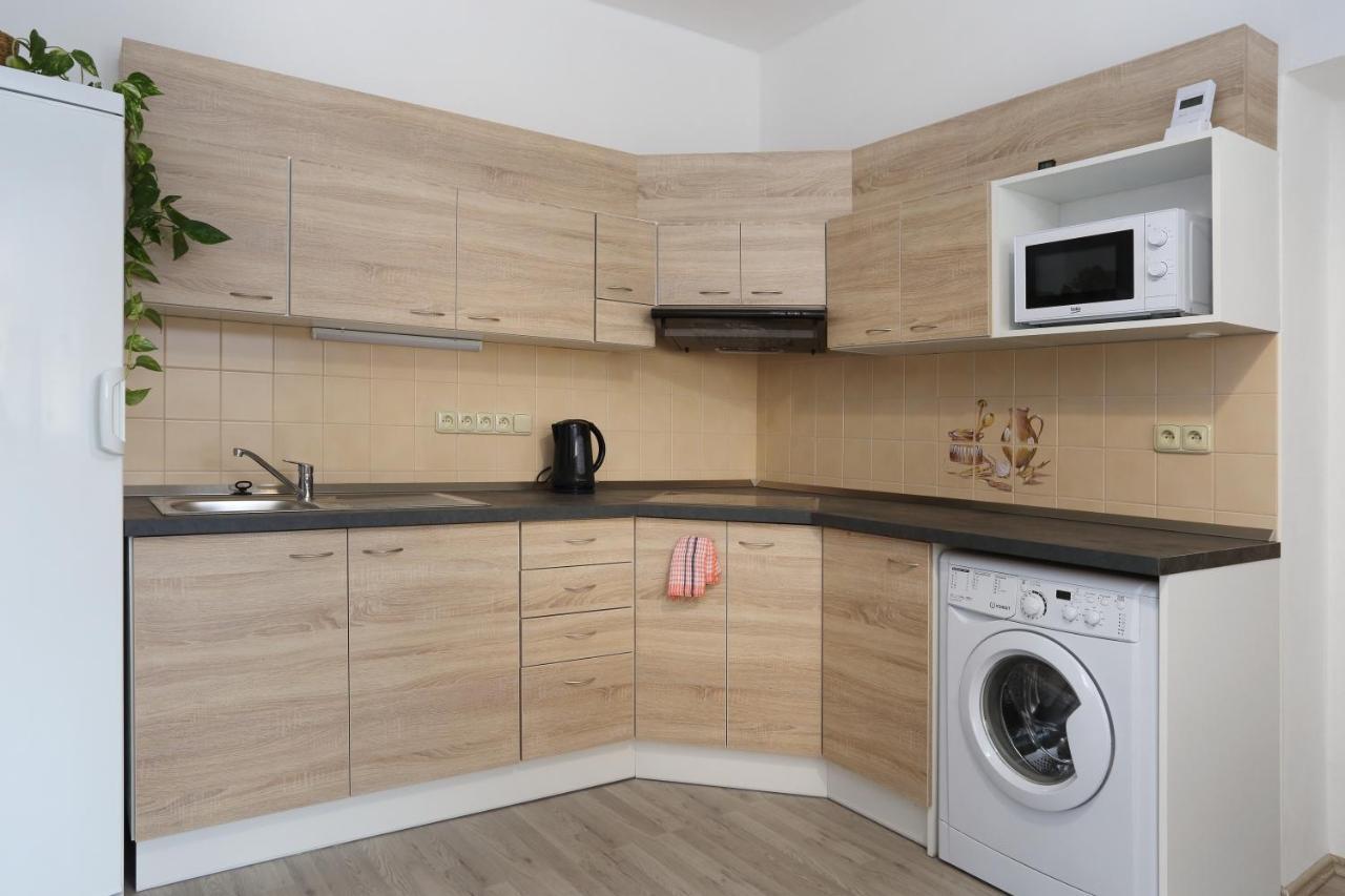 Aparthotel Brokes Lanškroun 외부 사진